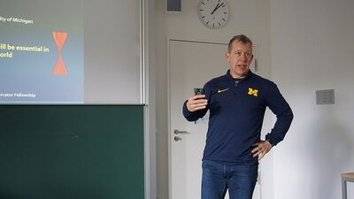 professor Nicholas A. Kotov while lecturing at TU Dresden, RTG 2767